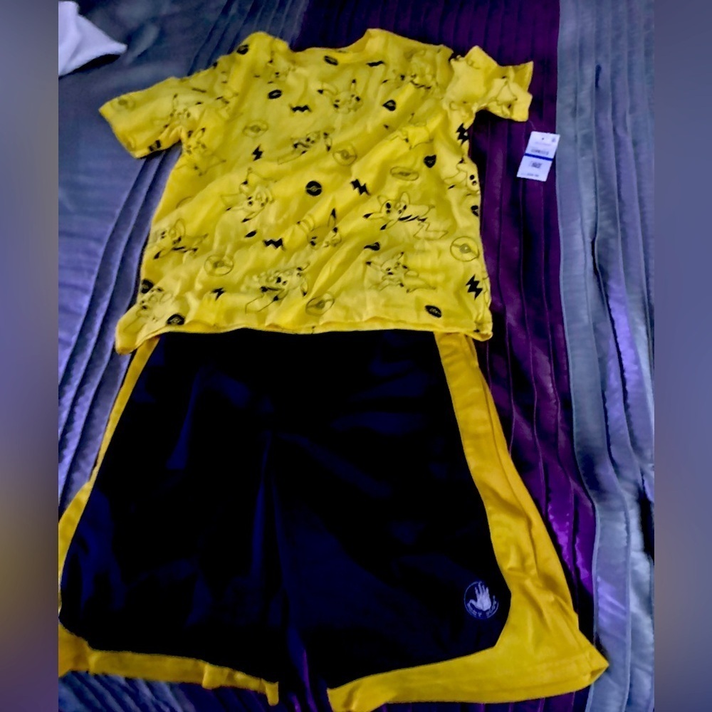 Boys outfit- size XL/18- Pokémon- NWT